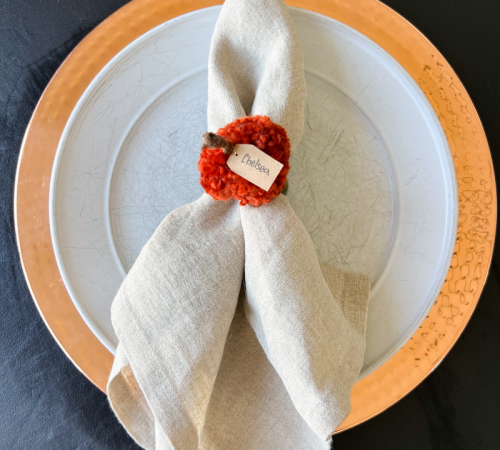 CloverCraftPumpkinNapkinPlacecardHolder_Image-Picsart-ImageResizer