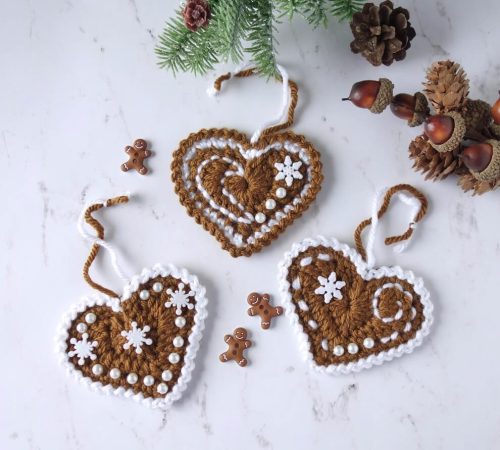 bonus-projects-Crochet Gingerbread Heart 2, GoldenLucyCrafts - Olena J