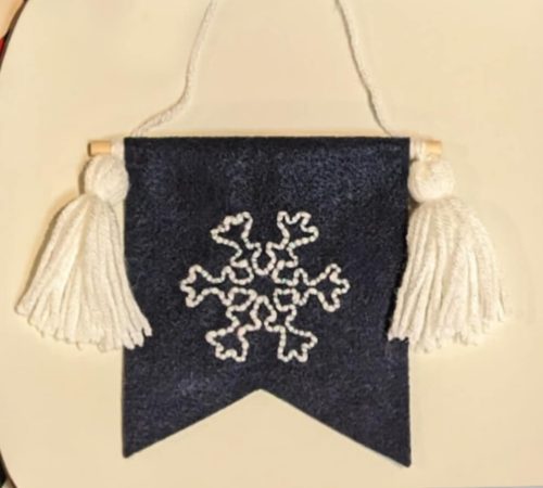 bonus-projects-Square - Mini Holiday Embroidered Wall Hanging(1) - CandaceJulian